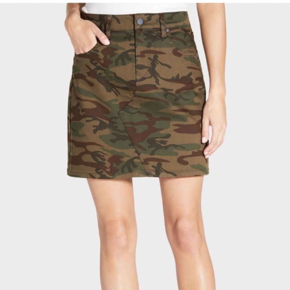 Level 99 denim camo skirt